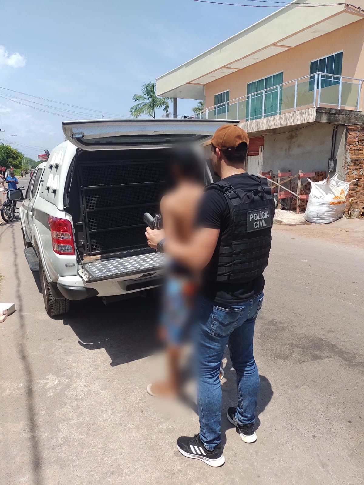 EM SANTANA, POLÍCIA CIVIL APREENDE ADOLESCENTE EM FLAGRANTE COM UMA ARMA DE FOGO, MUNIÇÕES E DROGAS